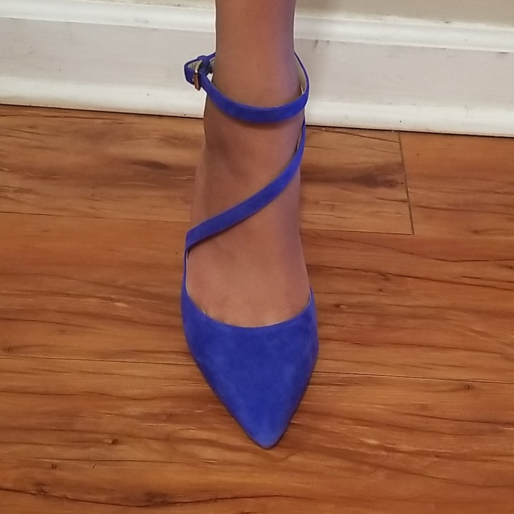 Shoes - Picture 2 of 4